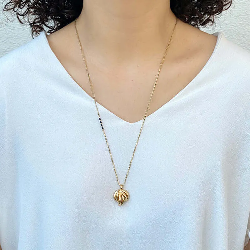 CHIKA CAST PENDANT NECKLACE