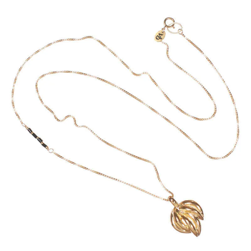 CHIKA CAST PENDANT NECKLACE