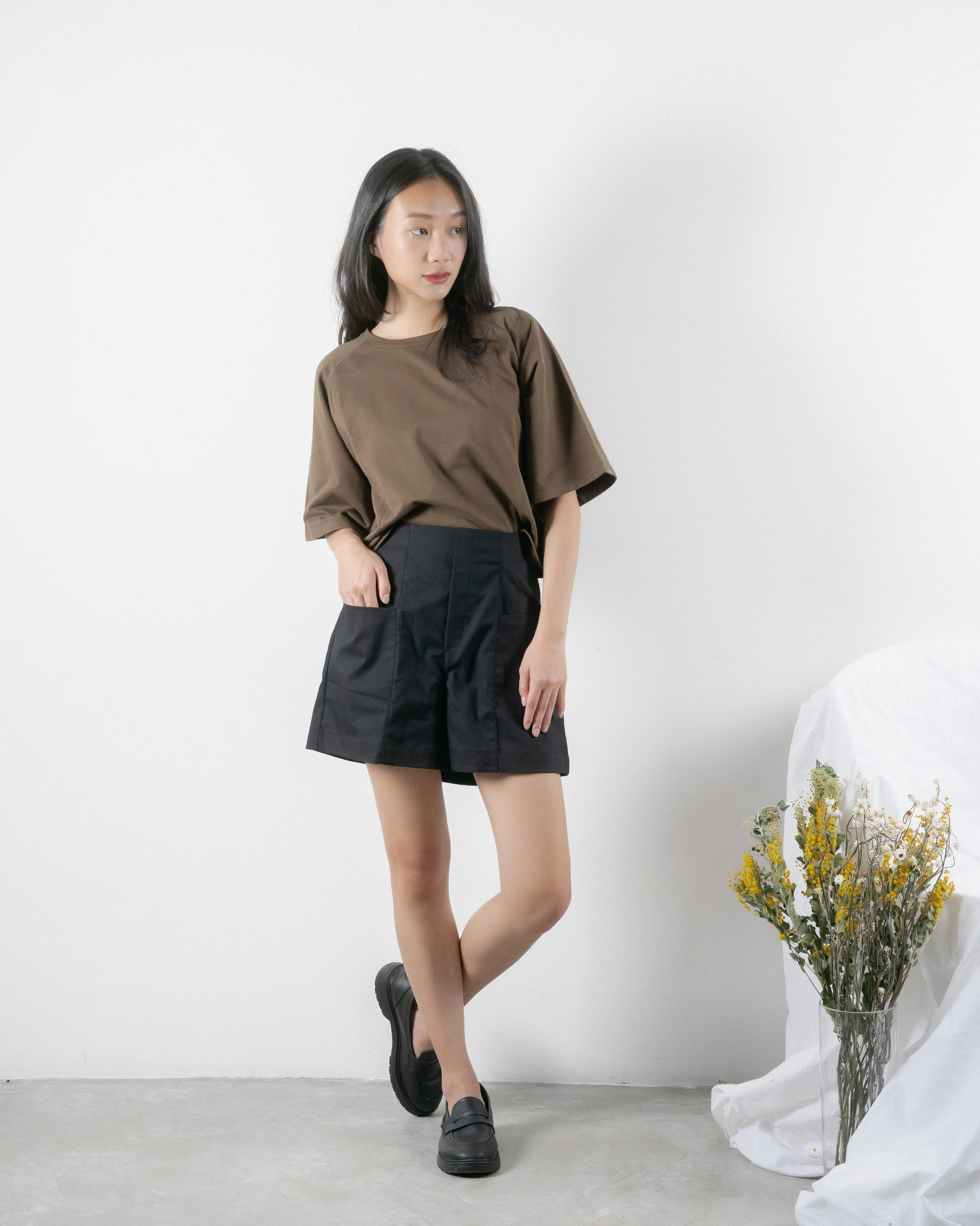 High Waist Side Pockets Shorts (Black)