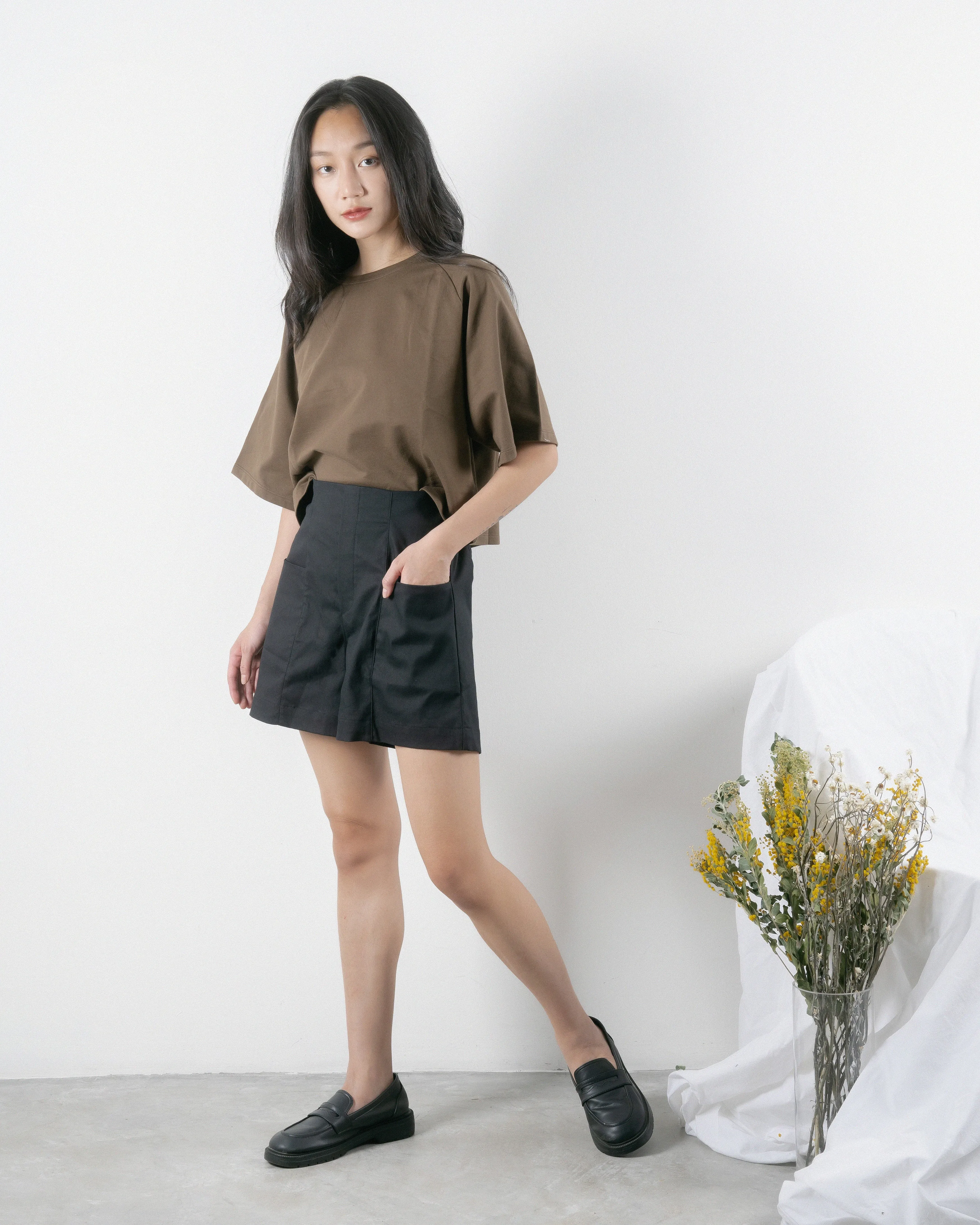 High Waist Side Pockets Shorts (Black)
