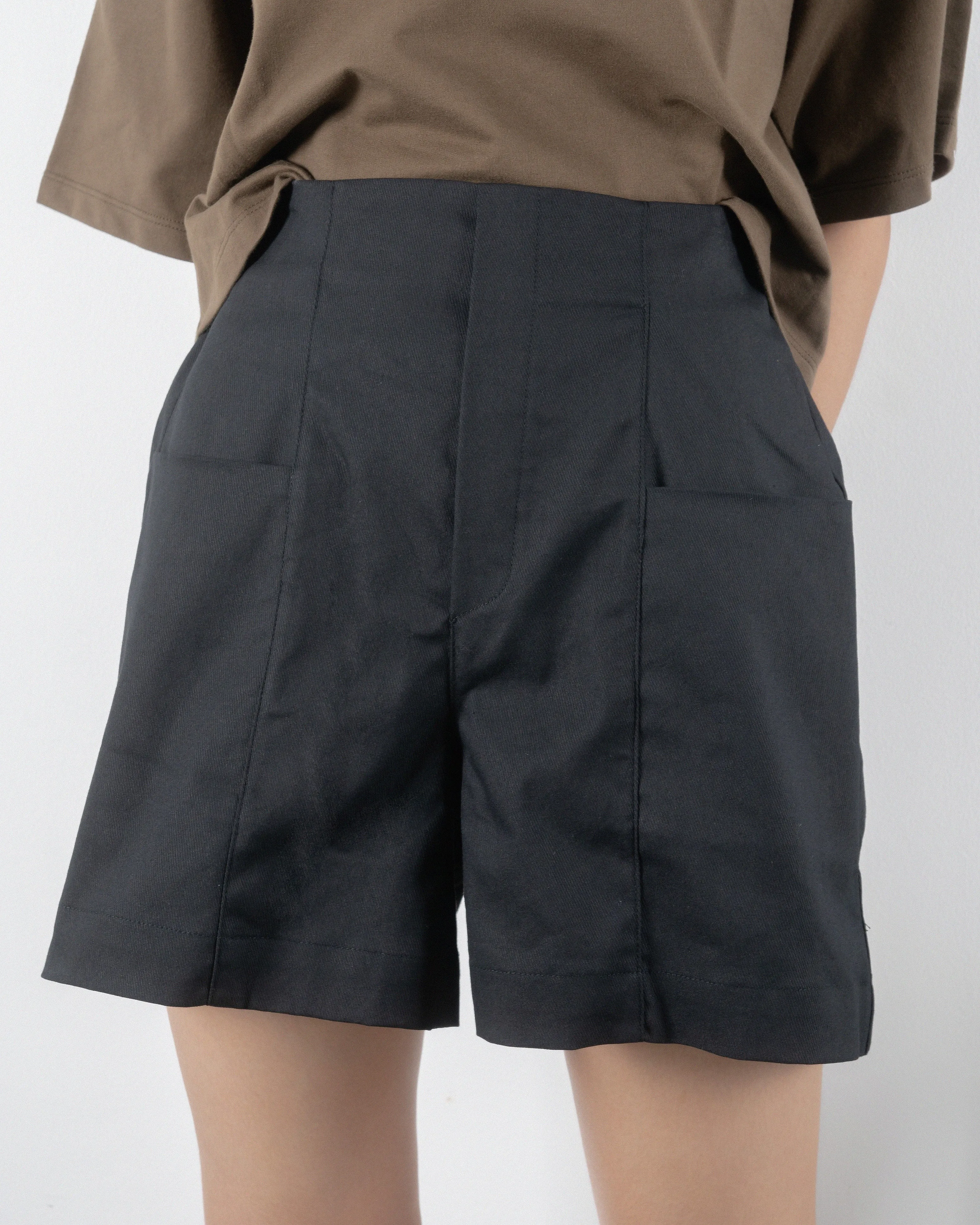 High Waist Side Pockets Shorts (Black)