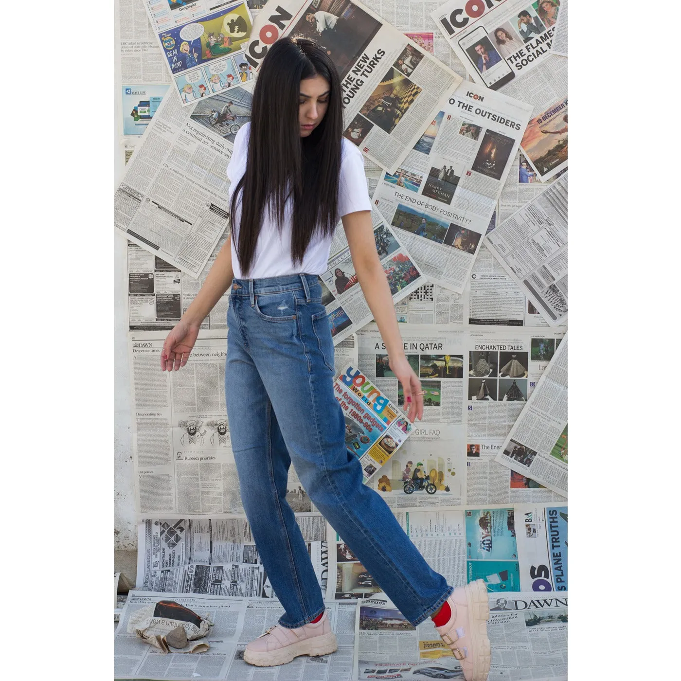 ON Straight Distressed Jeans
