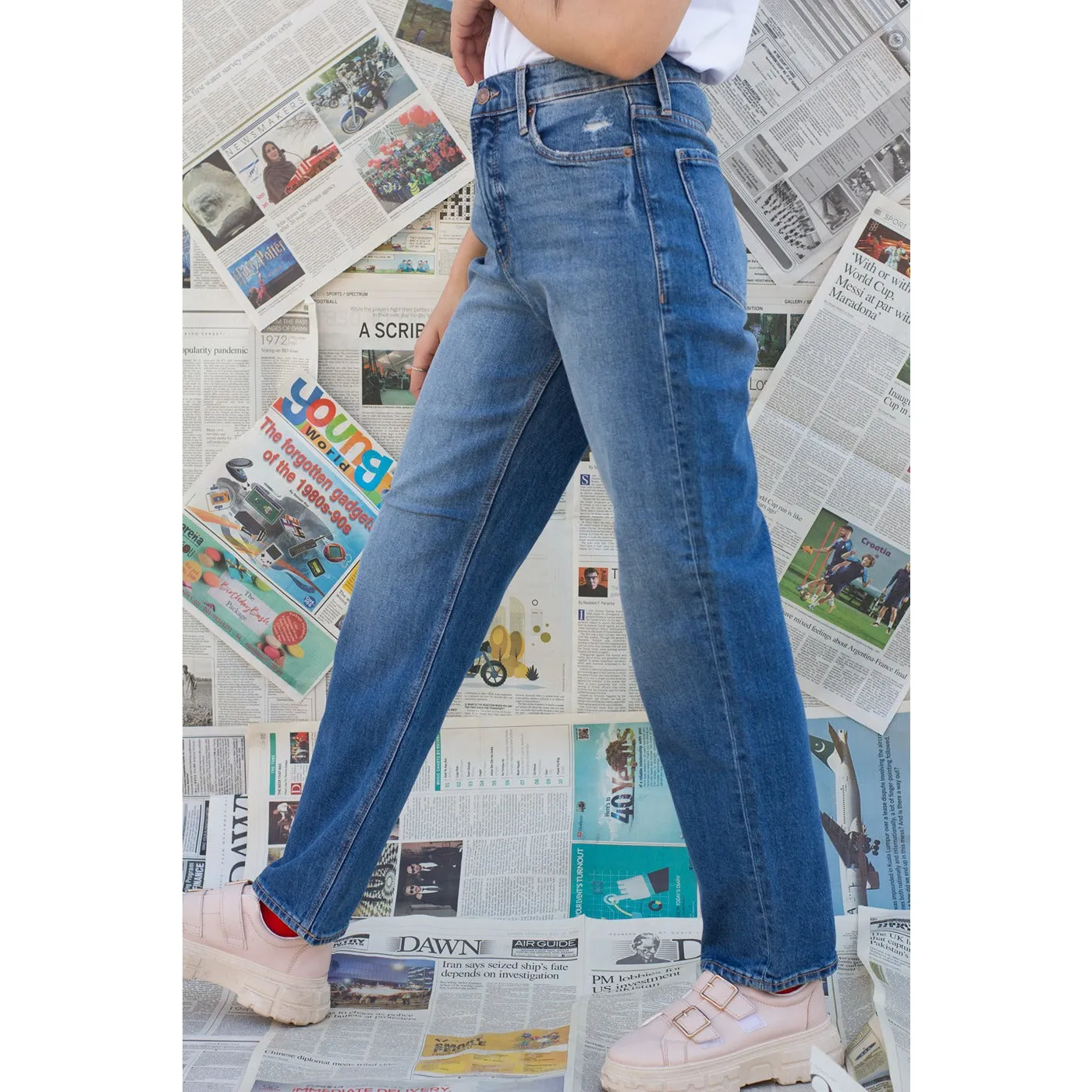 ON Straight Distressed Jeans