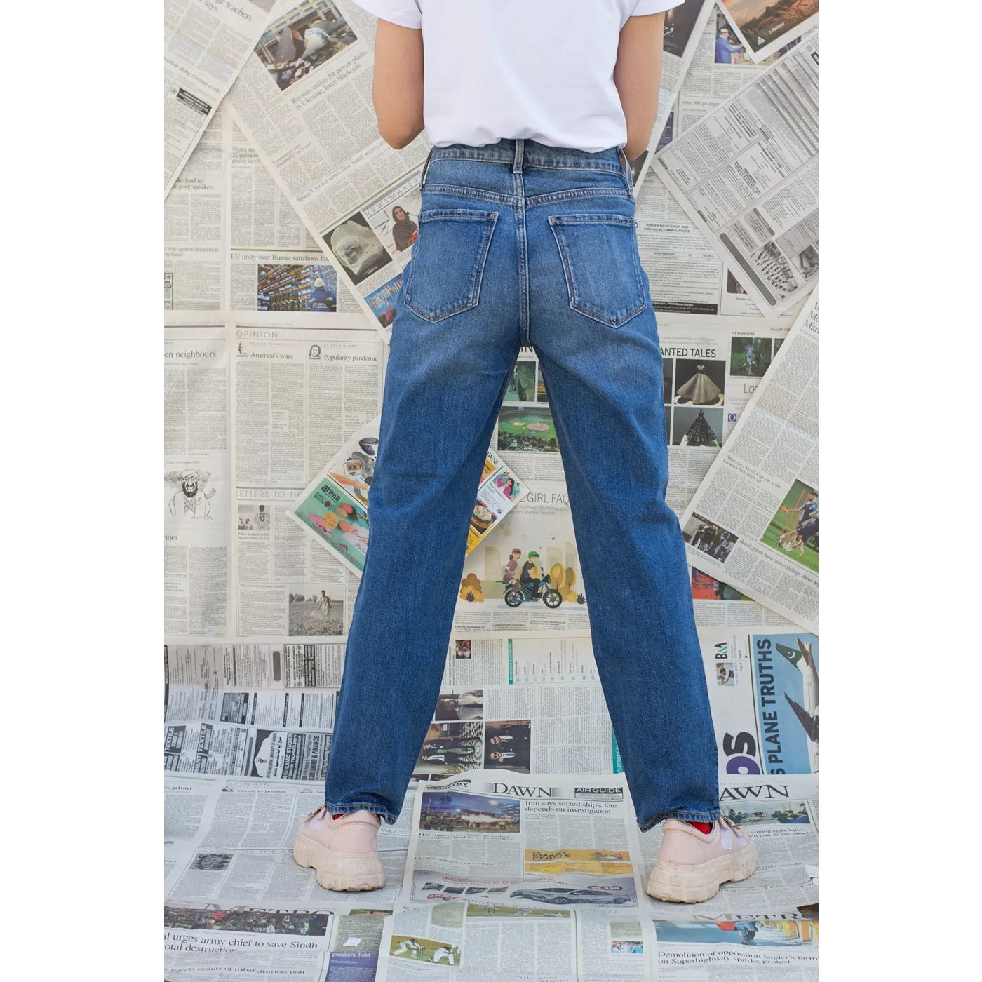 ON Straight Distressed Jeans