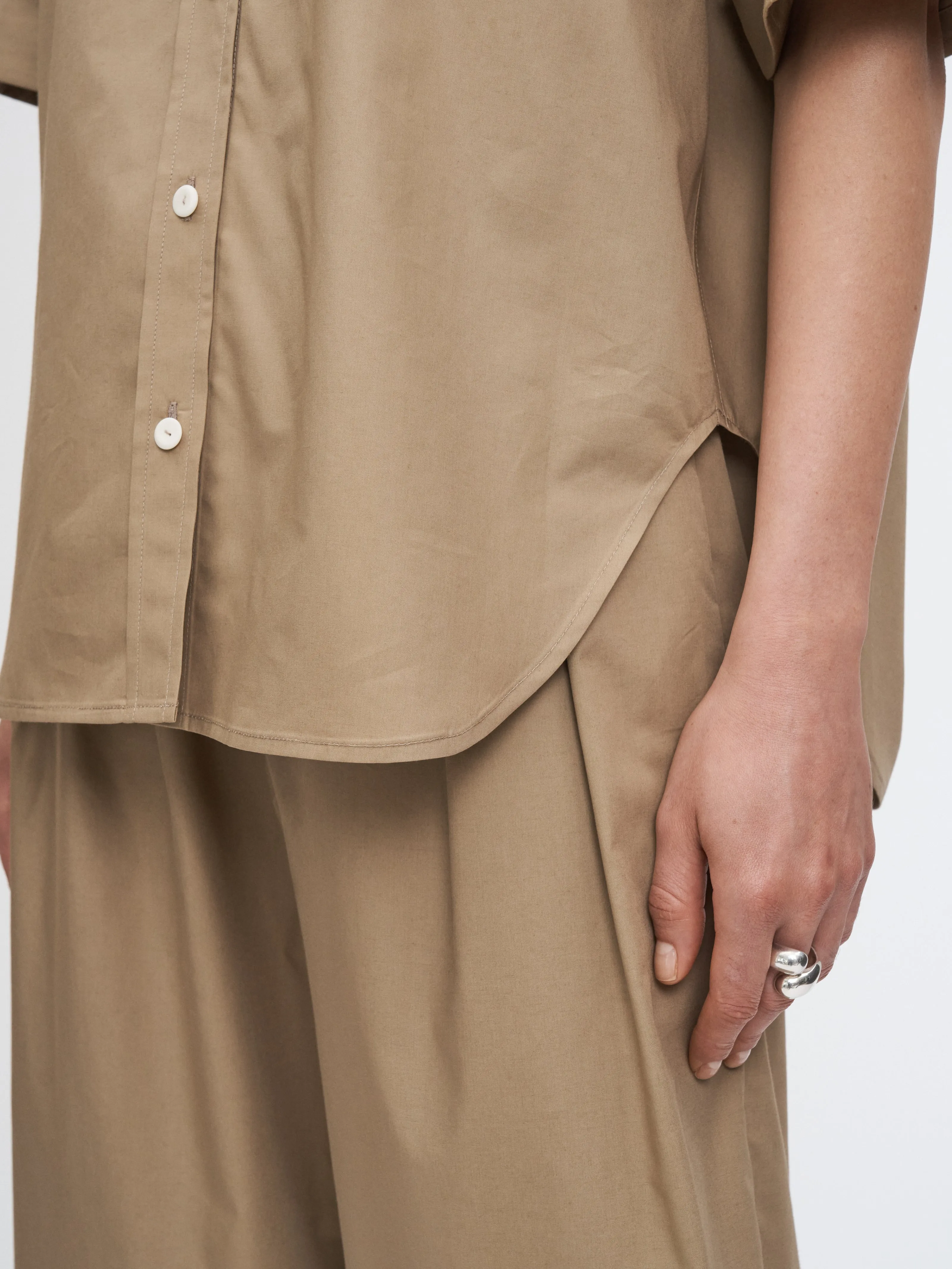 Short Sleeve Oversized Shirt in Walnut