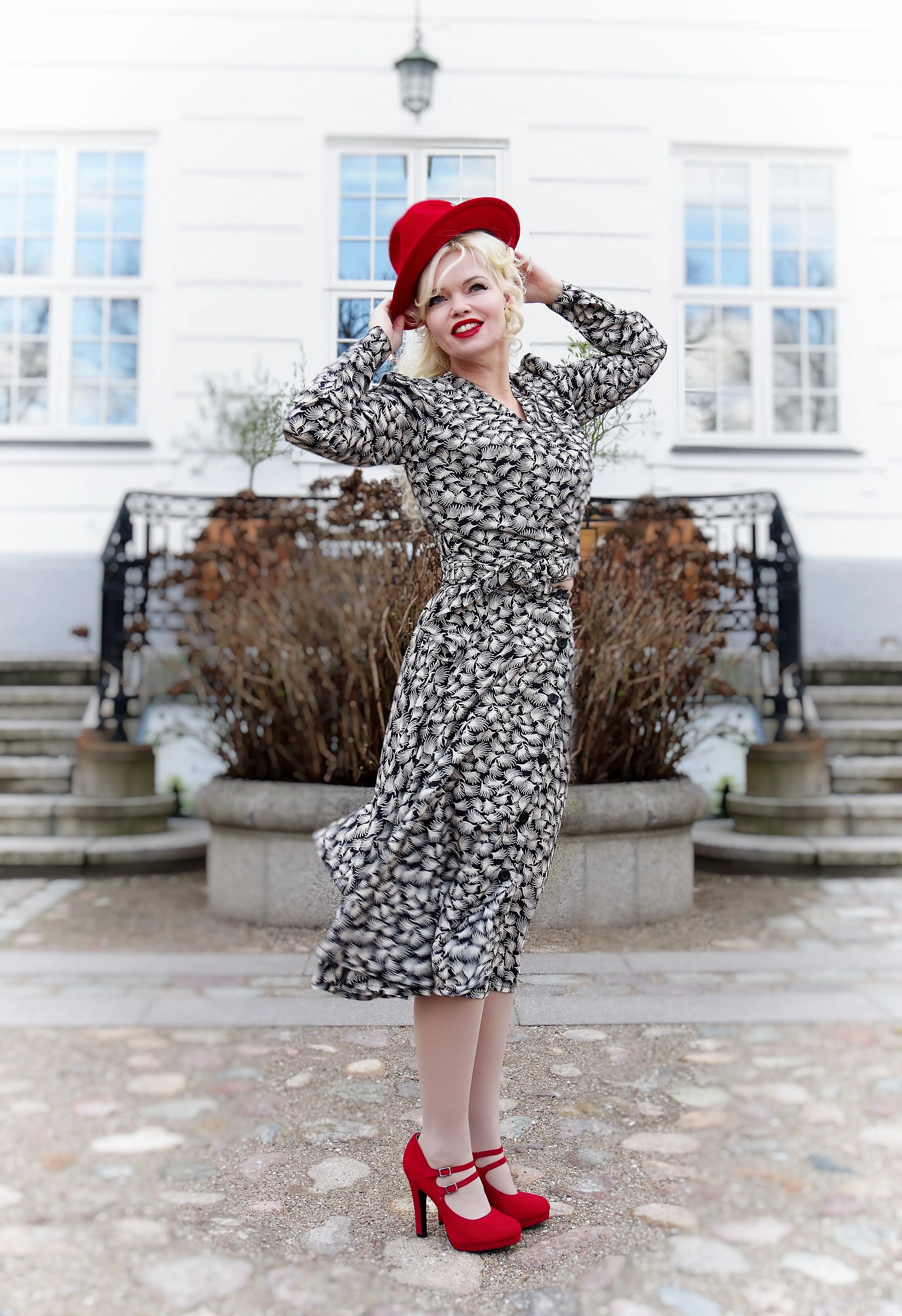 The "Beverly" Button Front Full Circle Skirt with Pockets in Black Whisp Print, True 1950s Vintage Style