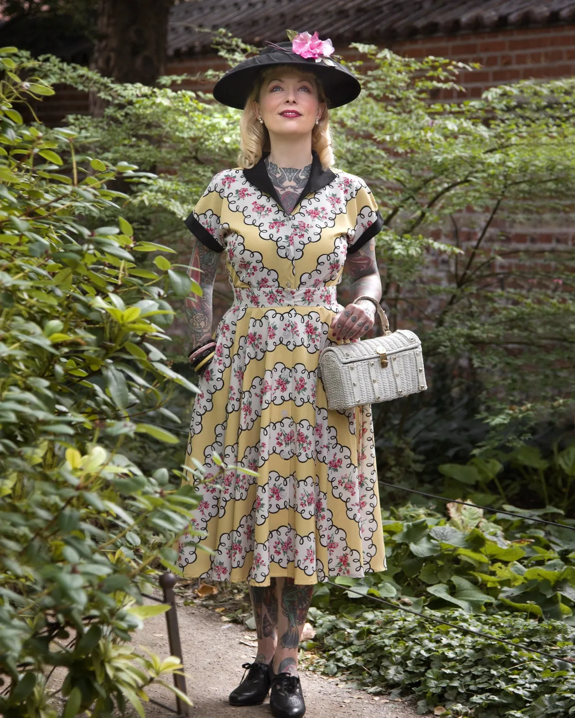 The "Beverly" Button Front Full Circle Skirt with Pockets in Daydream Print, True 1950s Vintage Style