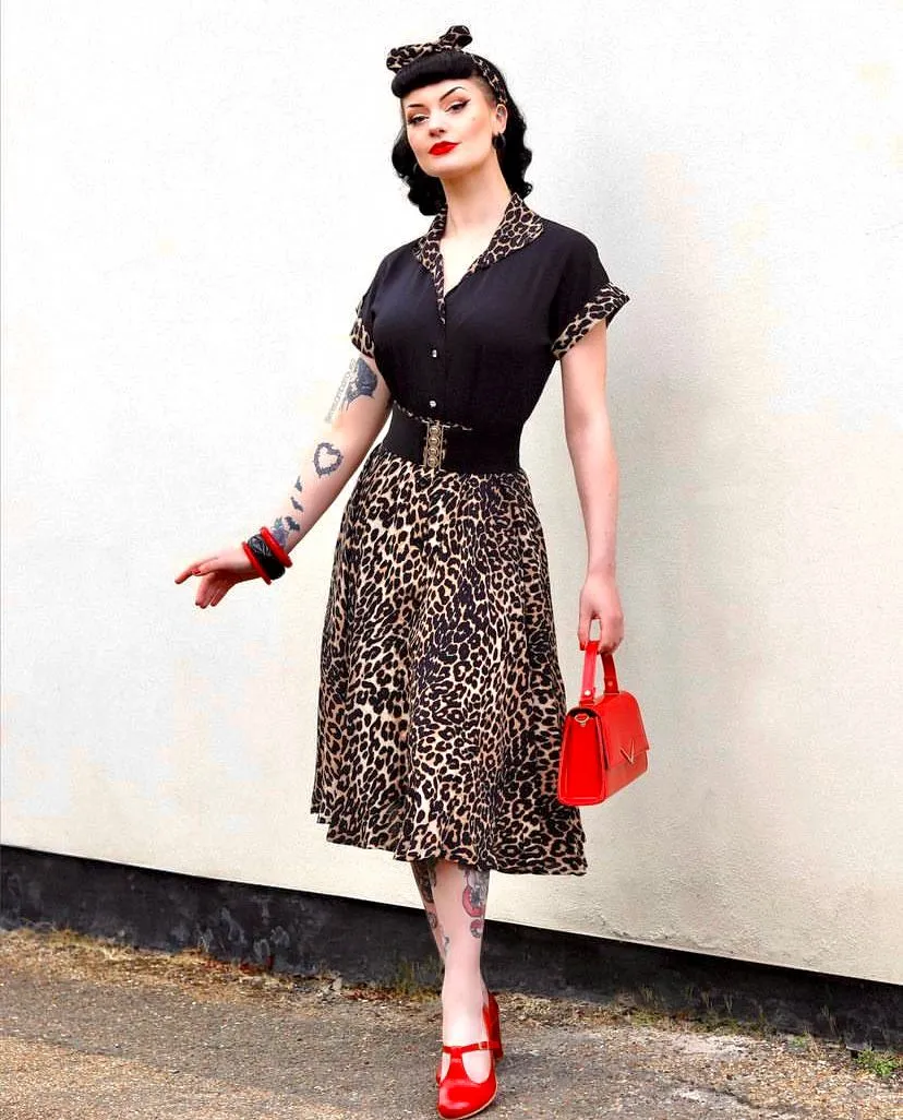 The "Beverly" Button Front Full Circle Skirt with Pockets in Leopard Print, True 1950s Vintage Style