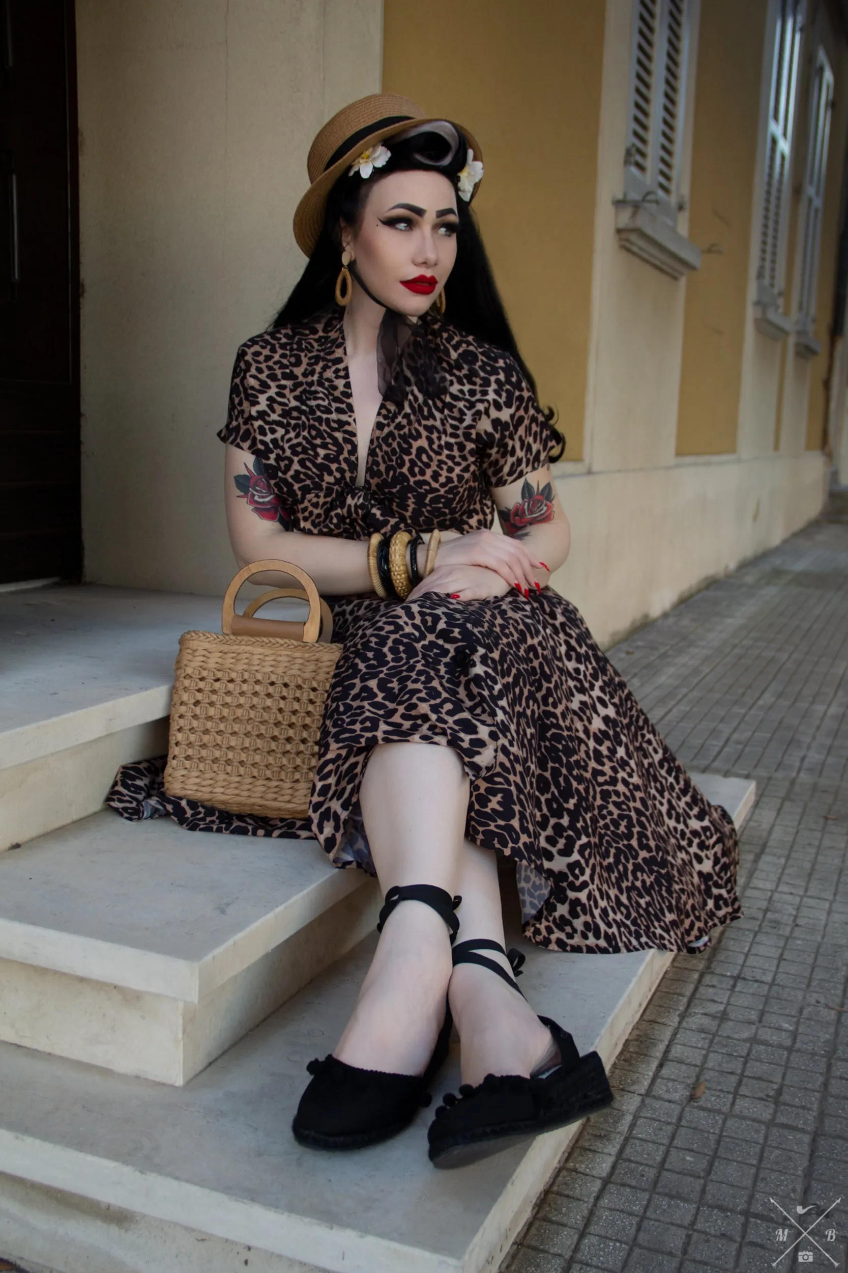 The "Beverly" Button Front Full Circle Skirt with Pockets in Leopard Print, True 1950s Vintage Style