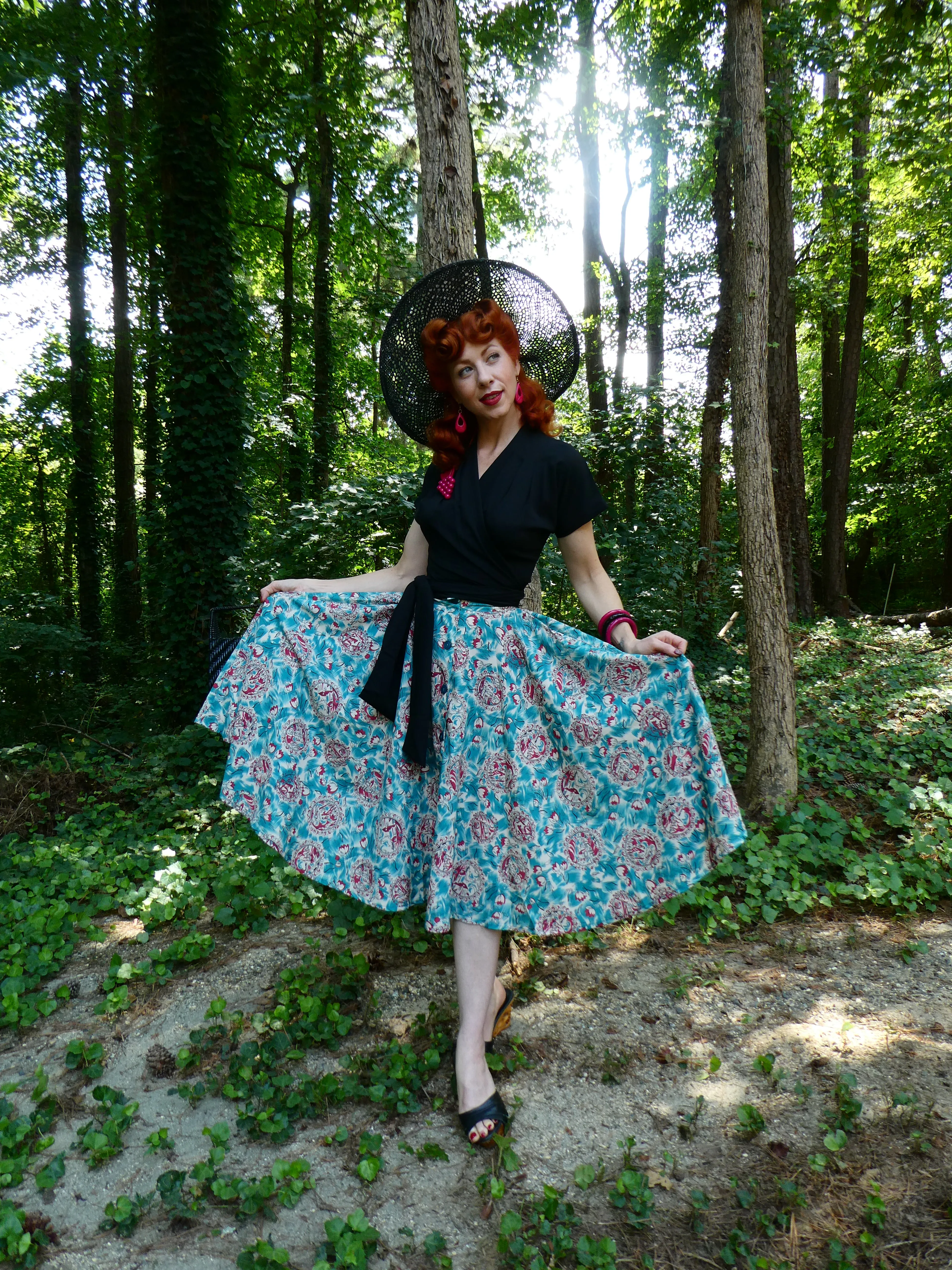 The "Beverly" Button Front Full Circle Skirt with Pockets in Summer Breeze, True 1950s Vintage Style
