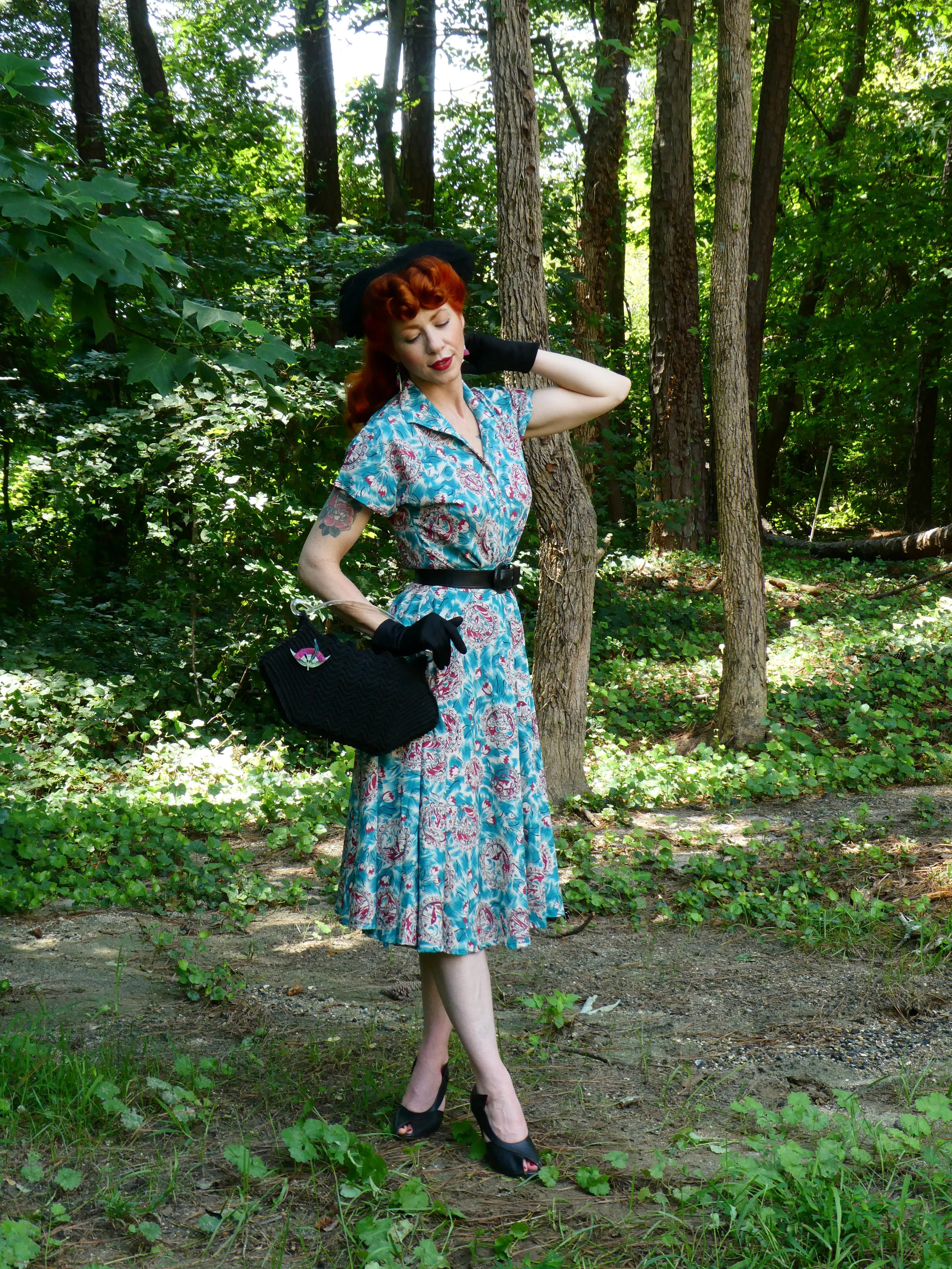 The "Beverly" Button Front Full Circle Skirt with Pockets in Summer Breeze, True 1950s Vintage Style