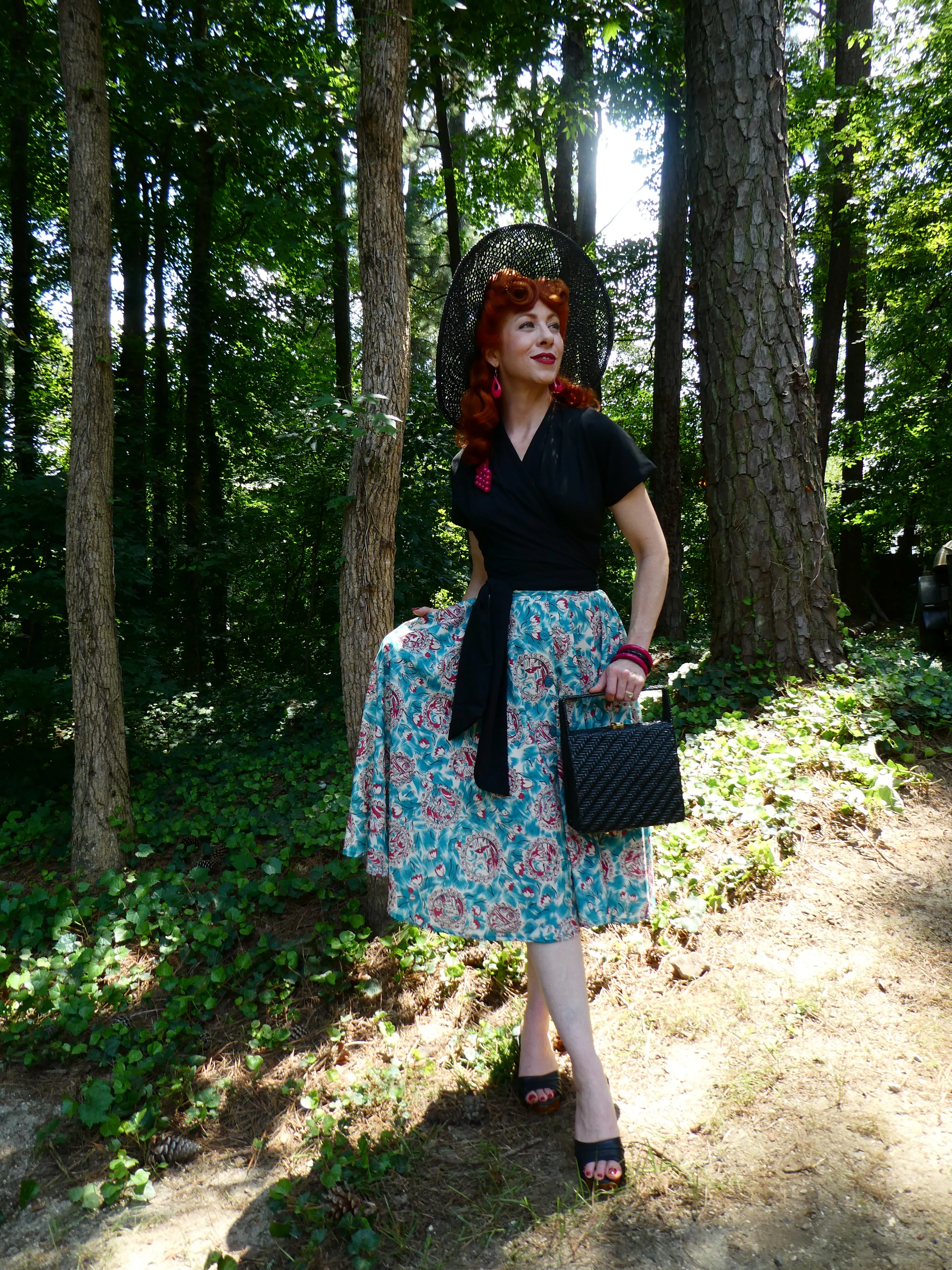 The "Beverly" Button Front Full Circle Skirt with Pockets in Summer Breeze, True 1950s Vintage Style