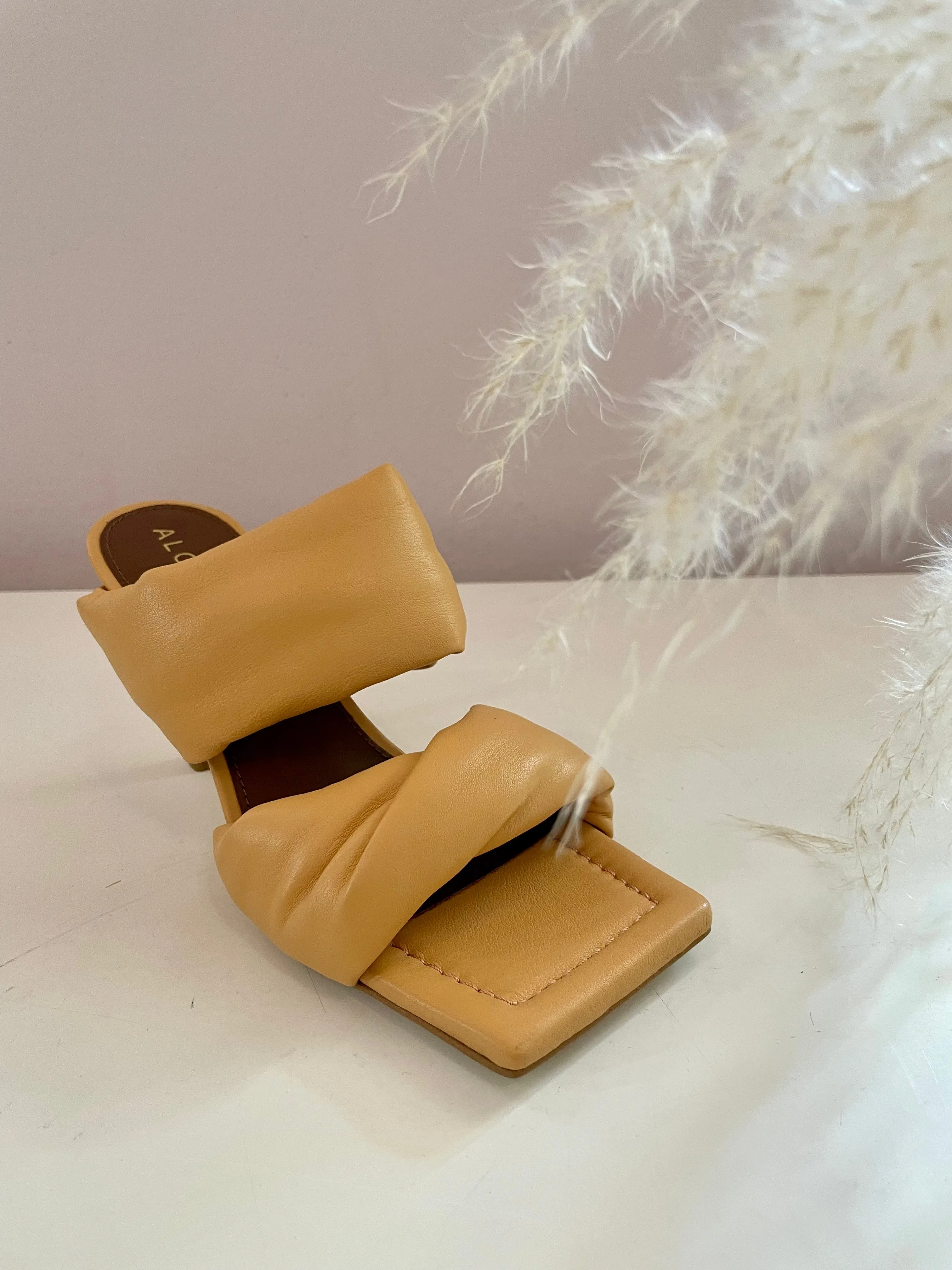 Twist Strap - Leather Mules