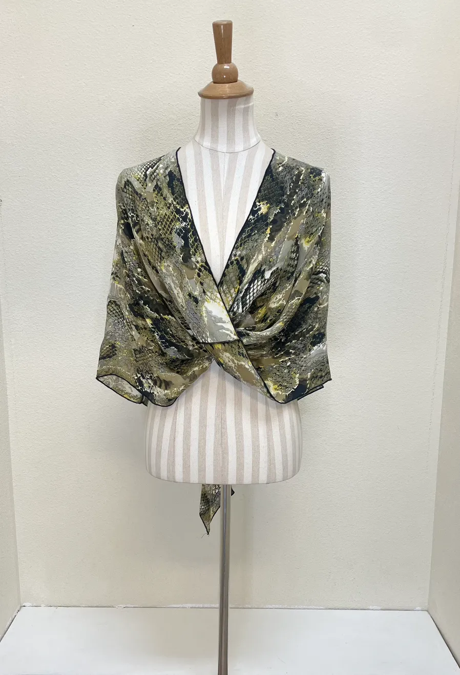 URU Wrap - P65 VIVERE (One Size)